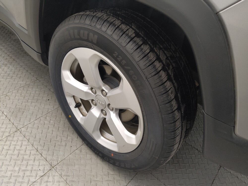 2019 Jeep Compass in Houston, TX 77060 - 18096496 31