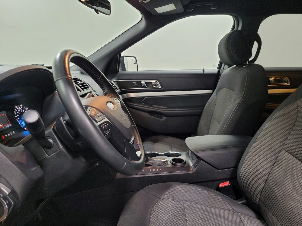 2017 Ford Explorer in Langhorne, PA 19047 - 18096538 17