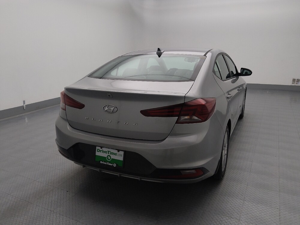 2020 Hyundai Elantra in Gladstone, MO 64118 - 18096546 7