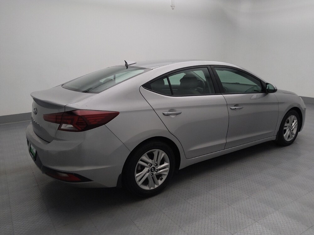 2020 Hyundai Elantra in Gladstone, MO 64118 - 18096546 10