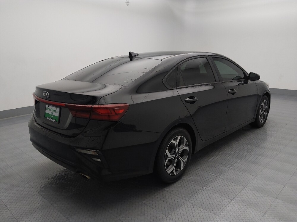 2019 Kia Forte in Topeka, KS 66611 - 18096549 9