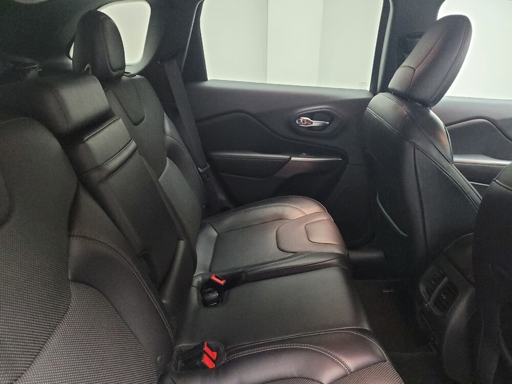 2019 Jeep Cherokee in Eastpointe, MI 48021 - 18096567 19