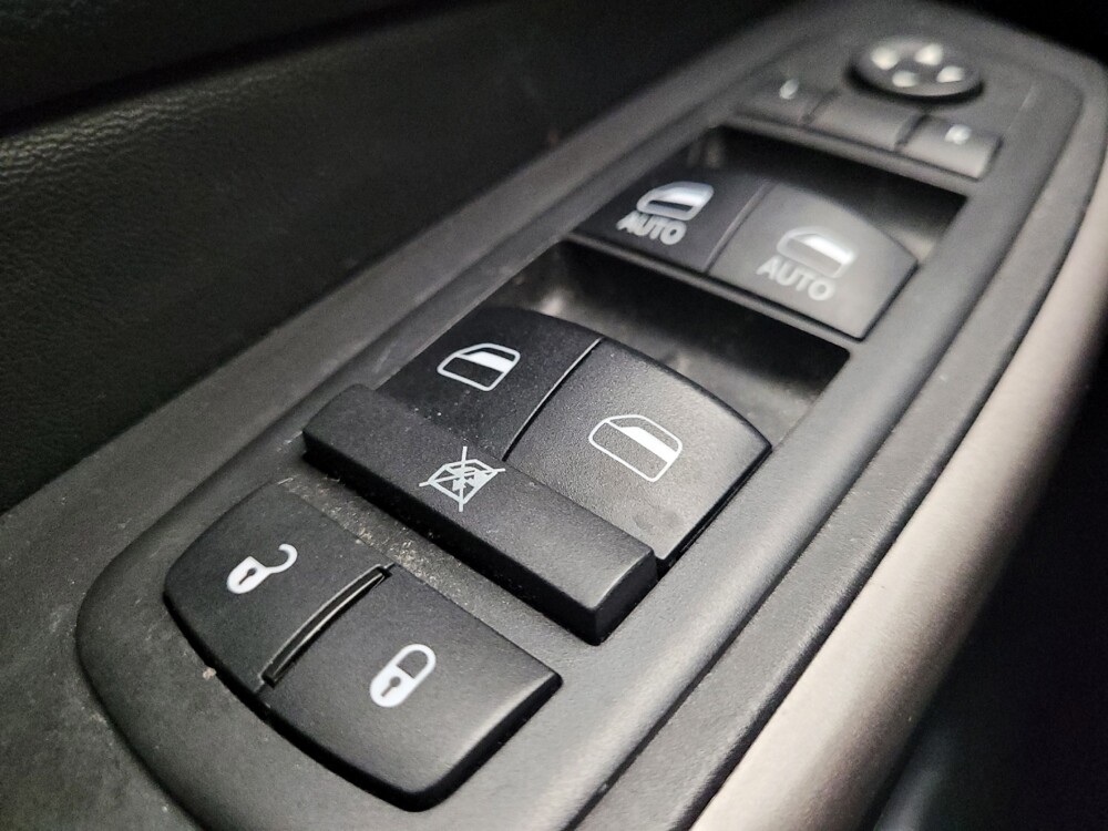 2019 Jeep Cherokee in Eastpointe, MI 48021 - 18096567 27