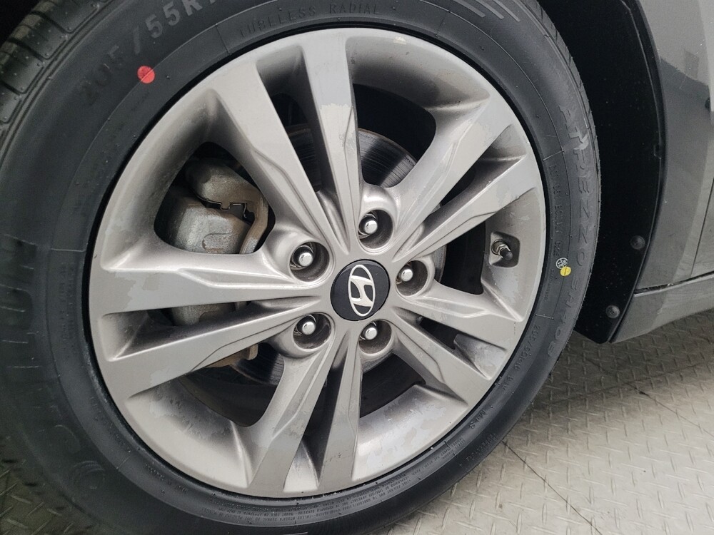 2017 Hyundai Elantra in Macon, GA 31210 - 18096585 31