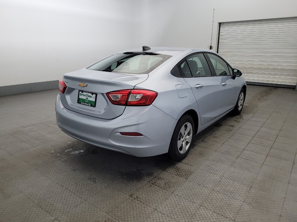 2018 Chevrolet Cruze in Richmond, VA 23235 - 18096586 9