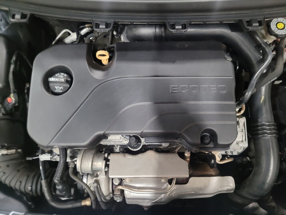 2018 Chevrolet Cruze in Richmond, VA 23235 - 18096586 30