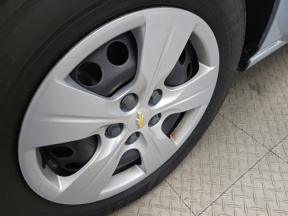 2018 Chevrolet Cruze in Richmond, VA 23235 - 18096586 31