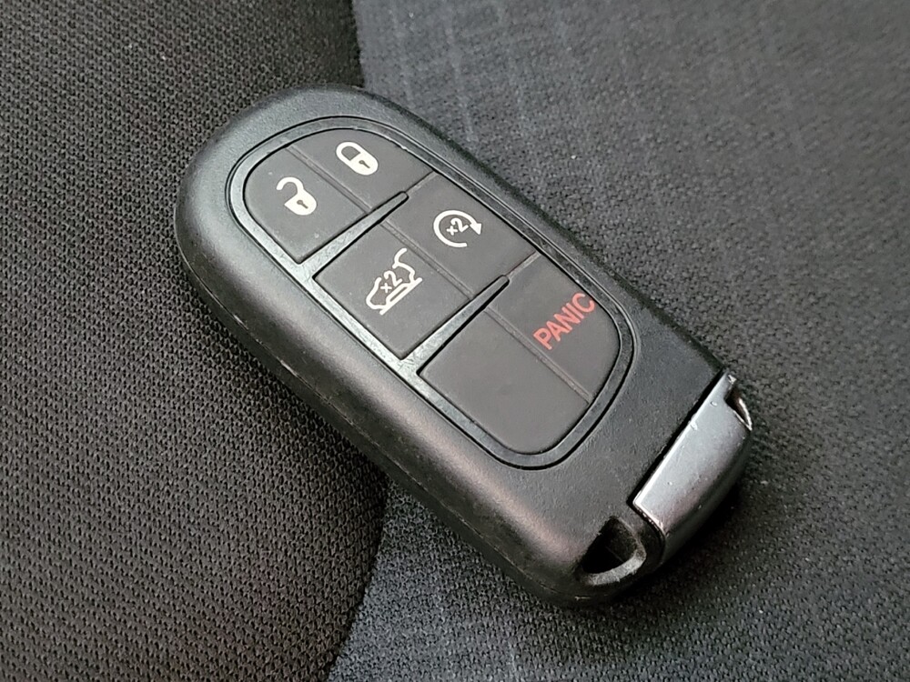 2017 Jeep Cherokee in Tucson, AZ 85705 - 18096595 32