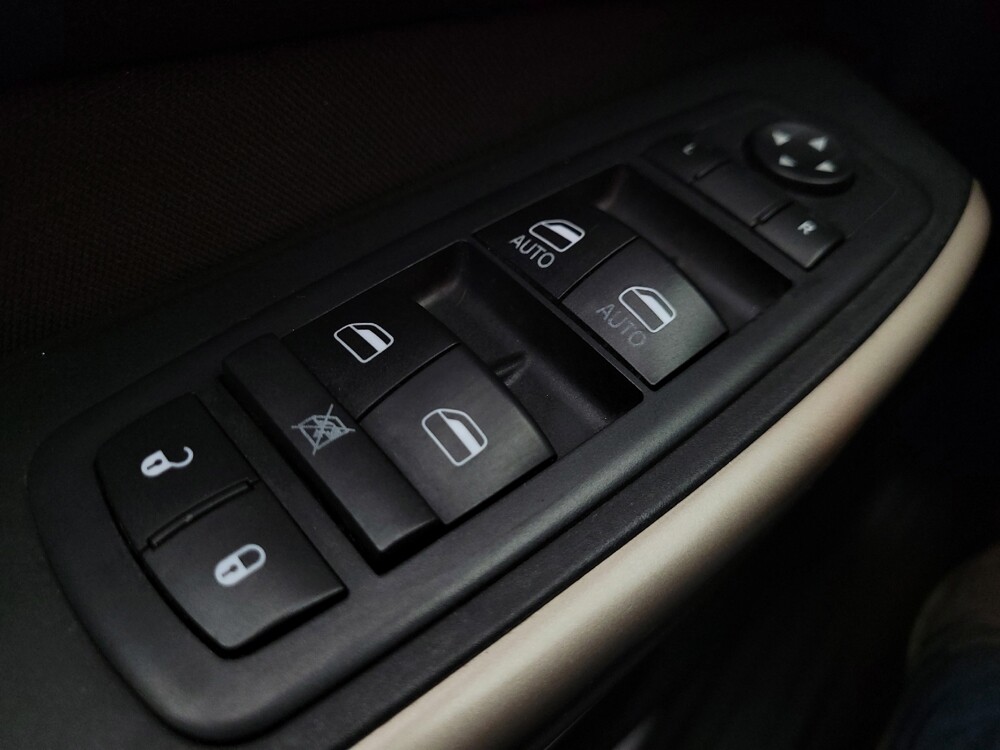 2017 Jeep Cherokee in Tucson, AZ 85705 - 18096595 27