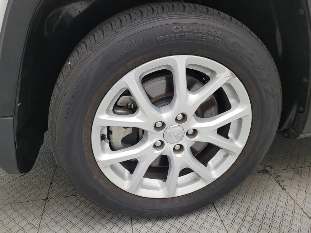 2017 Jeep Cherokee in Tucson, AZ 85705 - 18096595 31