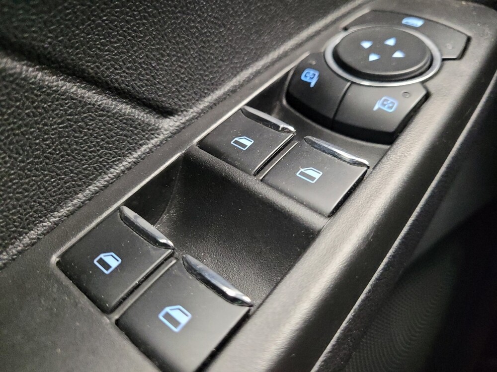 2021 Ford Escape in Taylor, MI 48180 - 18096600 27