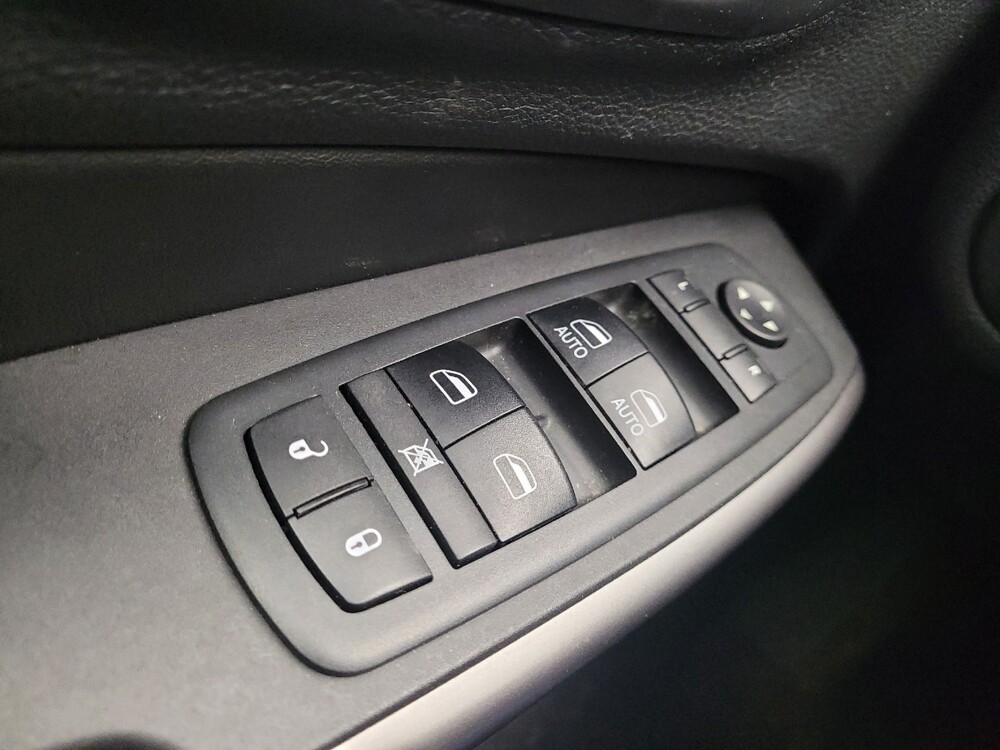 2019 Jeep Cherokee in Taylor, MI 48180 - 18096602 27