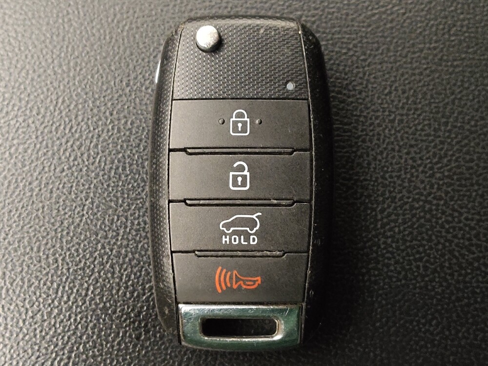 2020 Kia Sorento in Houston, TX 77034 - 18096605 32