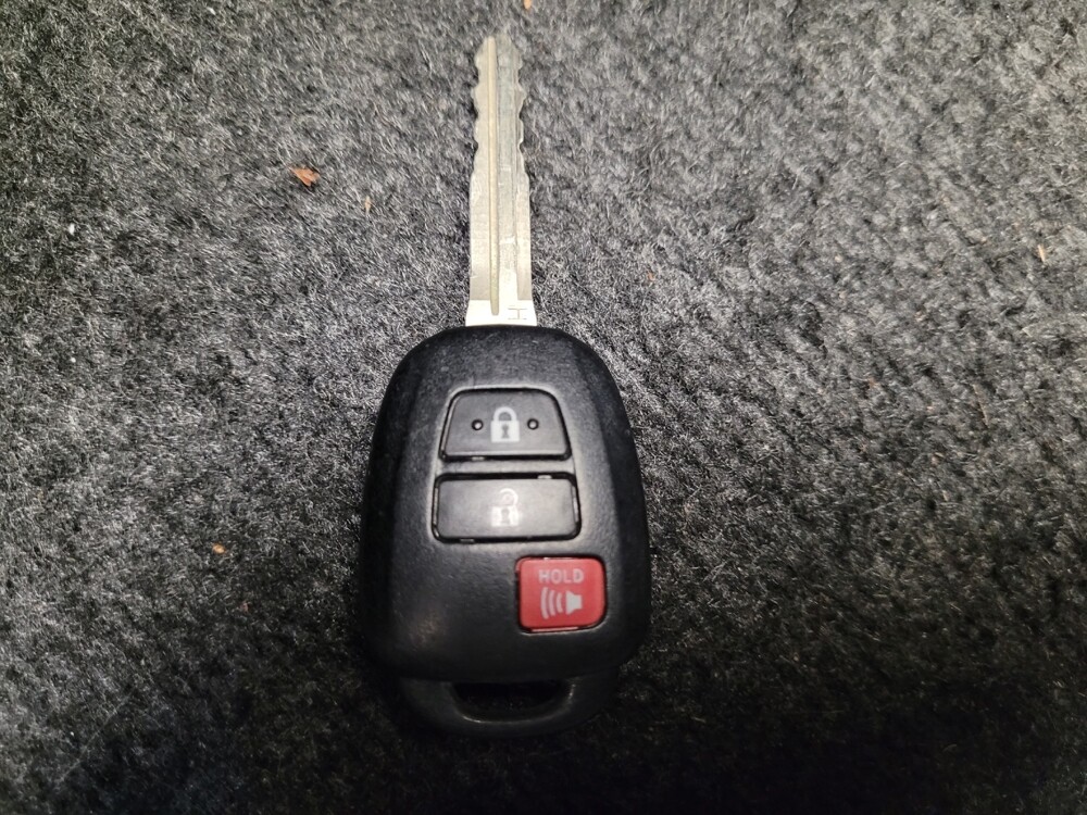 2015 Toyota Prius C in Montclair, CA 91763 - 18096615 32