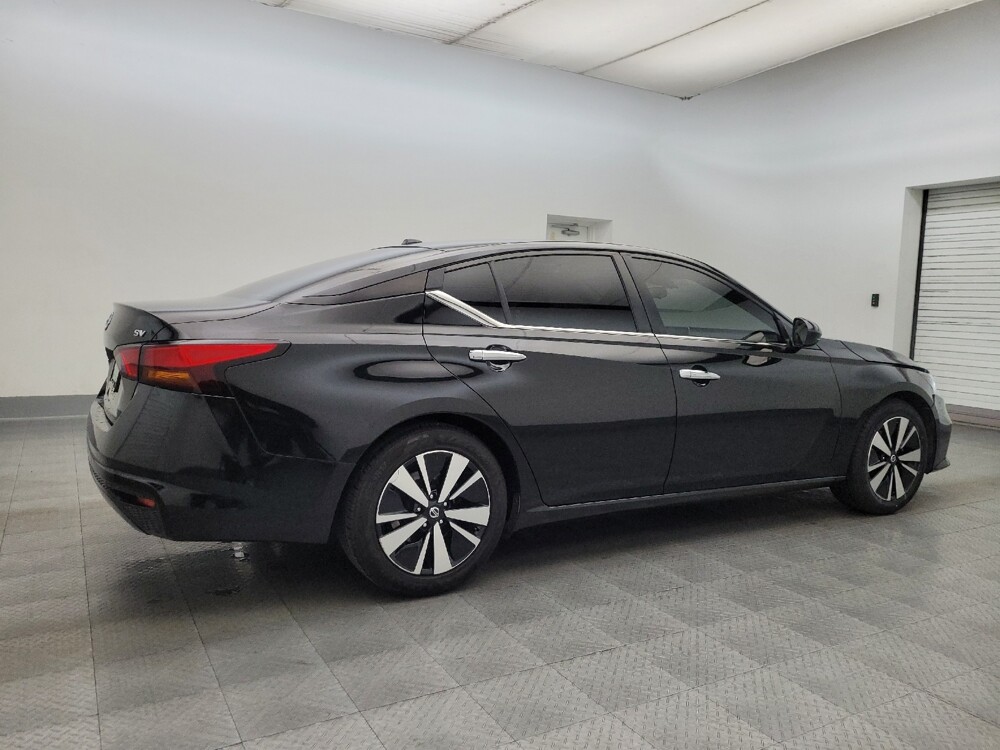 2021 Nissan Altima in Glendale, AZ 85301 - 18096624 10