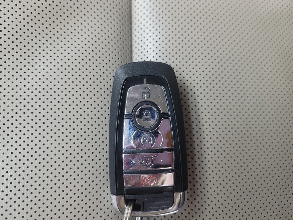 2021 Lincoln Corsair in Highland, IN 46322 - 18096626 32