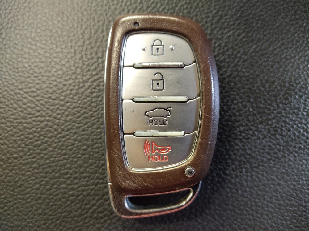 2017 Hyundai Elantra in Houston, TX 77060 - 18096636 32