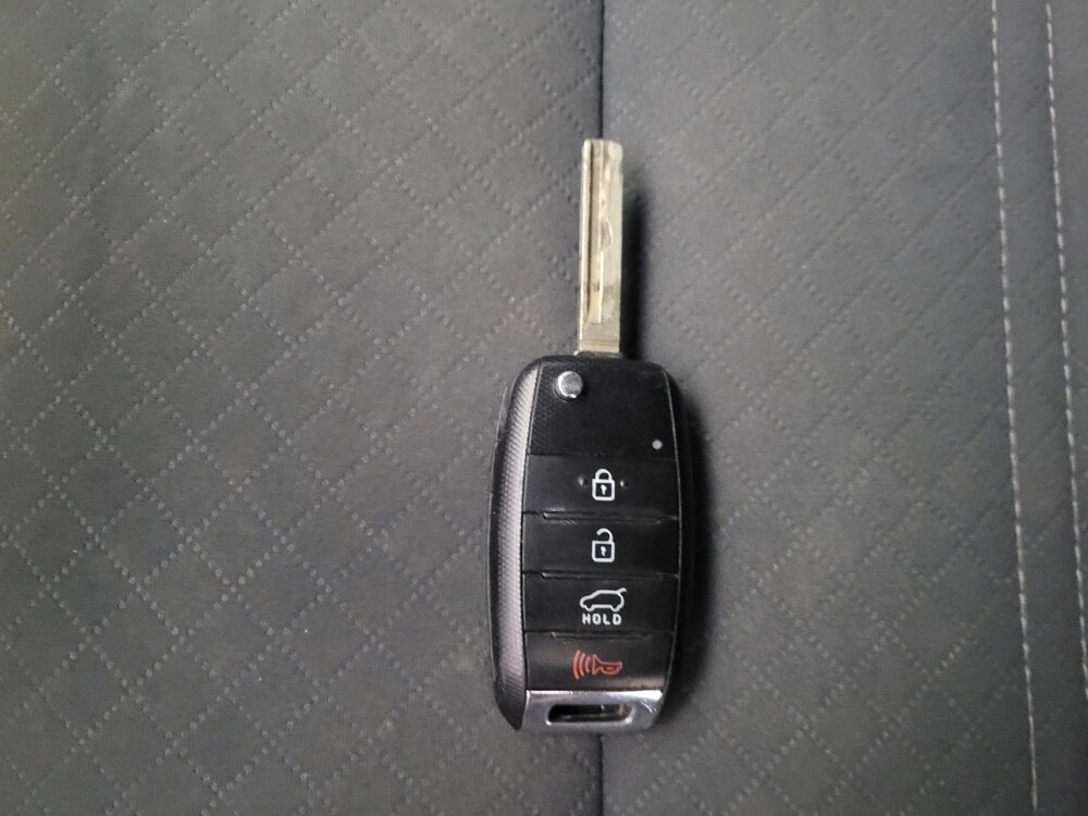 2017 Kia Sorento in Macon, GA 31210 - 18096643 32