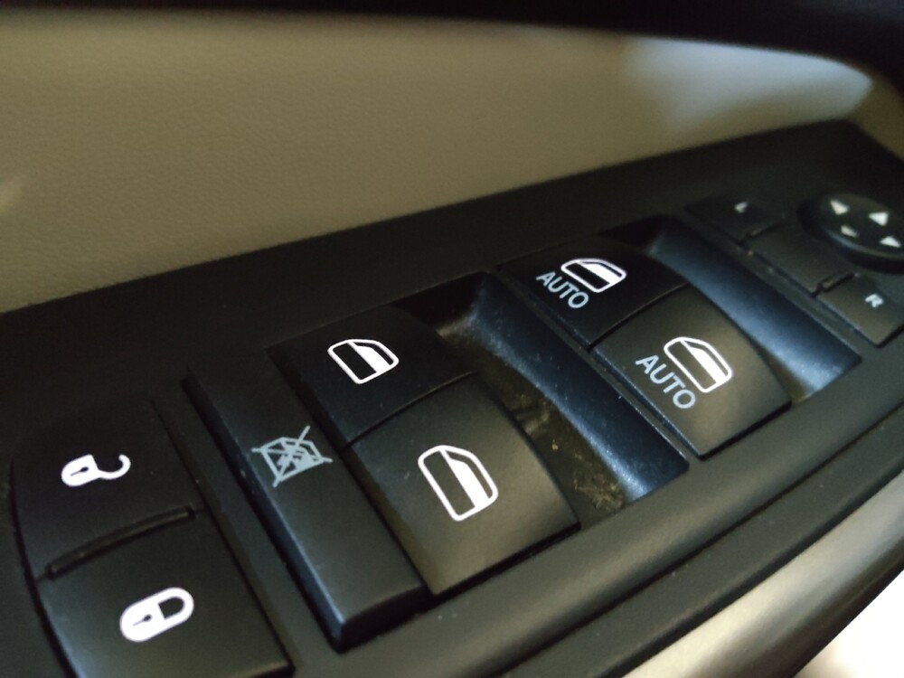 2019 Jeep Cherokee in Winston-Salem, NC 27103 - 18096648 27