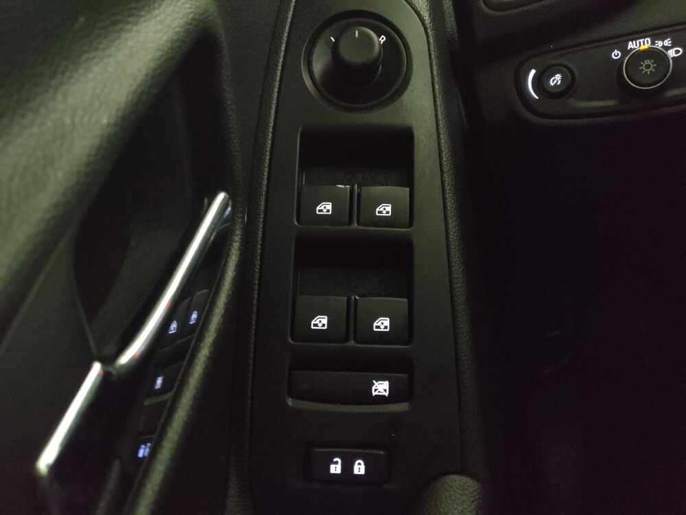 2019 Chevrolet Trax in Jackson, MS 39211 - 18096656 27