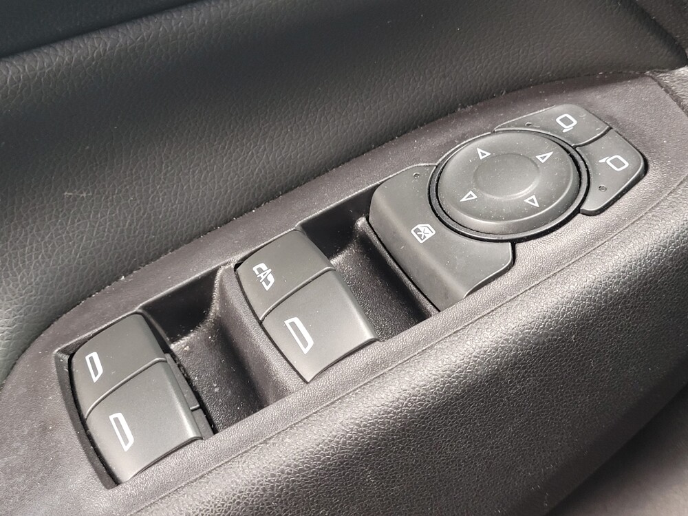 2020 Chevrolet Equinox in Fayetteville, NC 28304 - 18096661 27