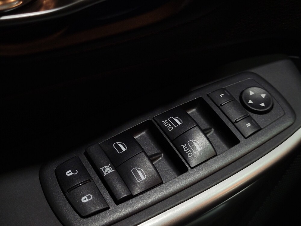 2021 Jeep Cherokee in Woodbridge, VA 22191 - 18096684 27