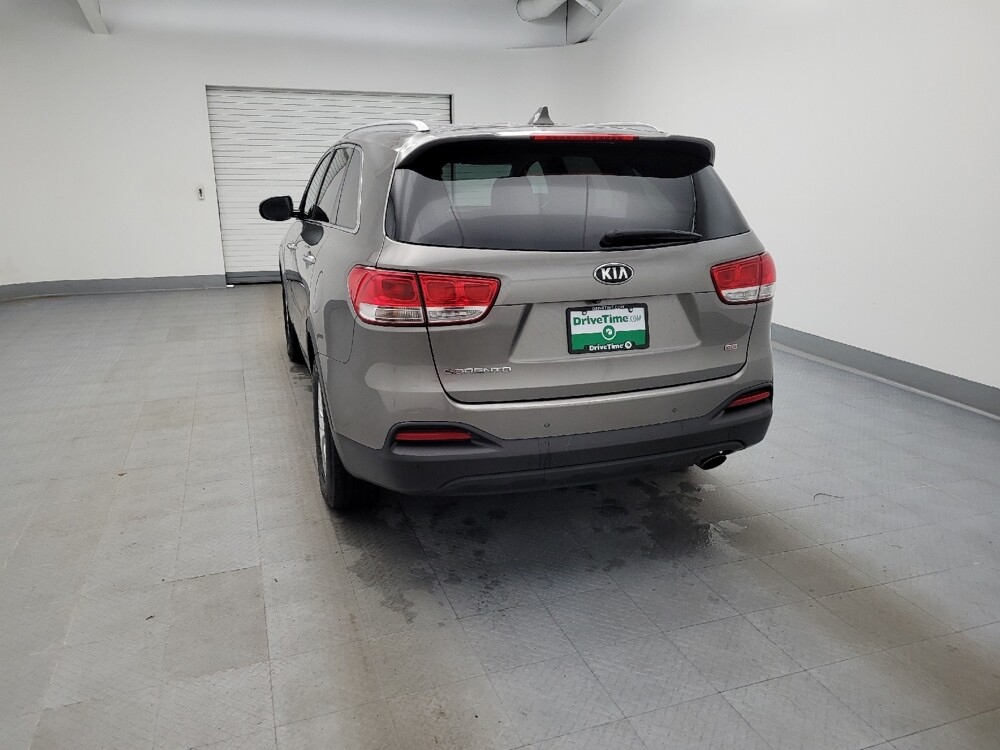 2017 Kia Sorento in Toledo, OH 43617 - 18096720 6