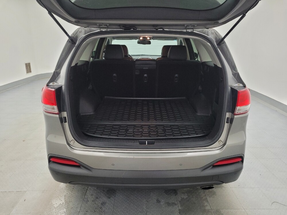 2017 Kia Sorento in Toledo, OH 43617 - 18096720 29