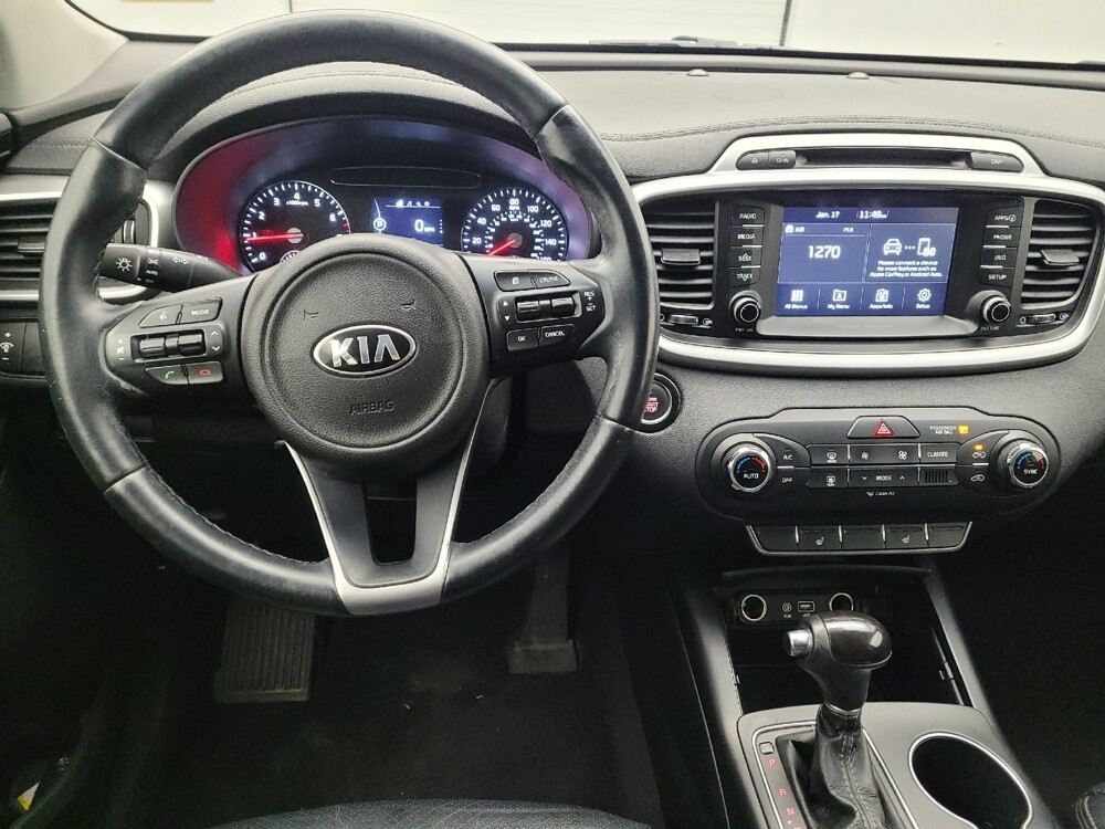 2017 Kia Sorento in Toledo, OH 43617 - 18096720 22