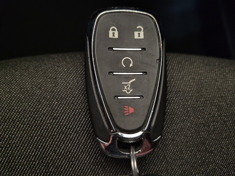 2020 Chevrolet Equinox in Cincinnati, OH 45255 - 18096731 32