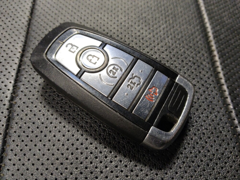 2019 Ford Mustang in Phoenix, AZ 85015 - 18096734 32