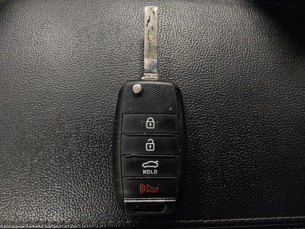 2018 Kia Optima in Marietta, GA 30062 - 18096743 32