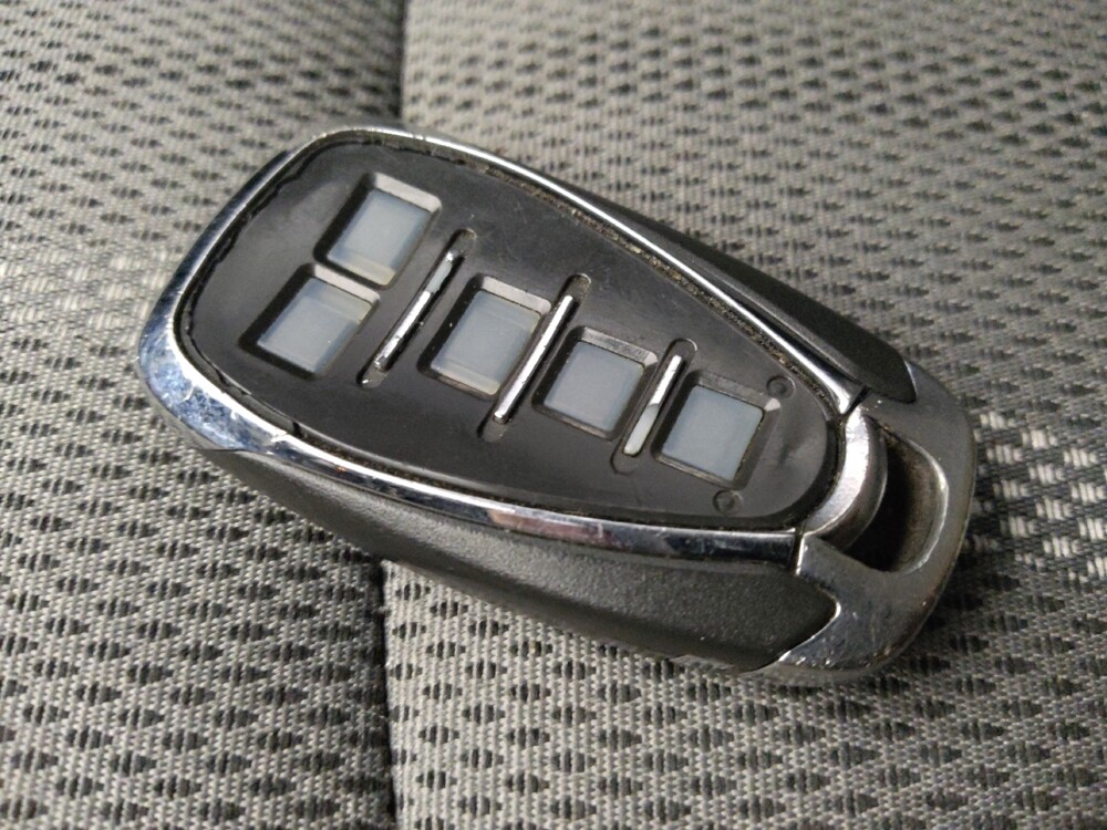 2018 Chevrolet Sonic in Glendale, AZ 85301 - 18096748 32