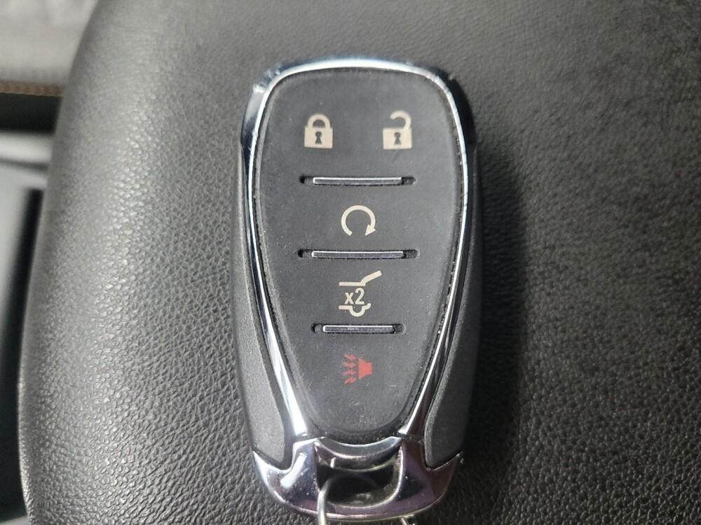 2018 Chevrolet Equinox in Highland, IN 46322 - 18096765 32