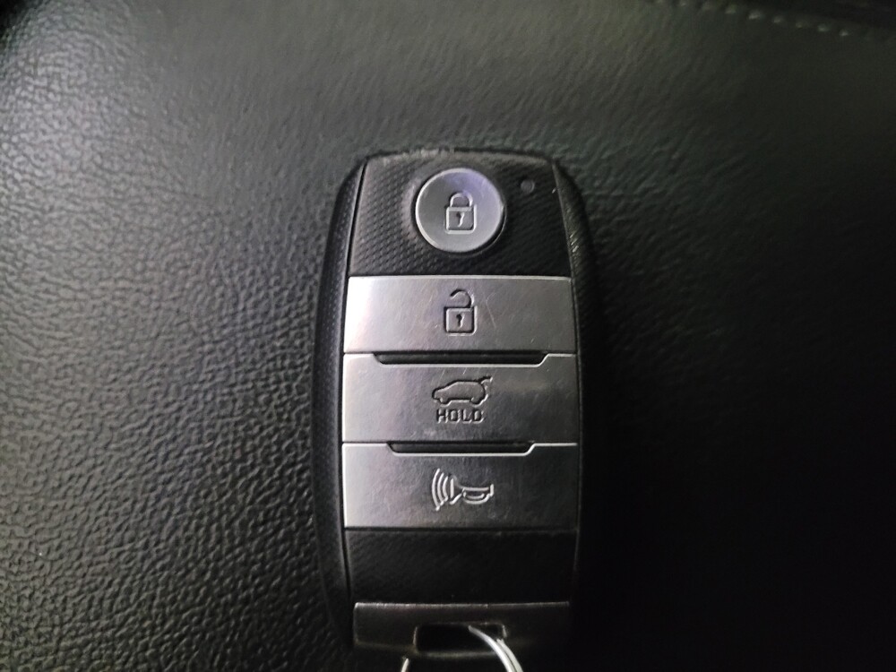 2017 Kia Sorento in Newport News, VA 23601 - 18096777 32