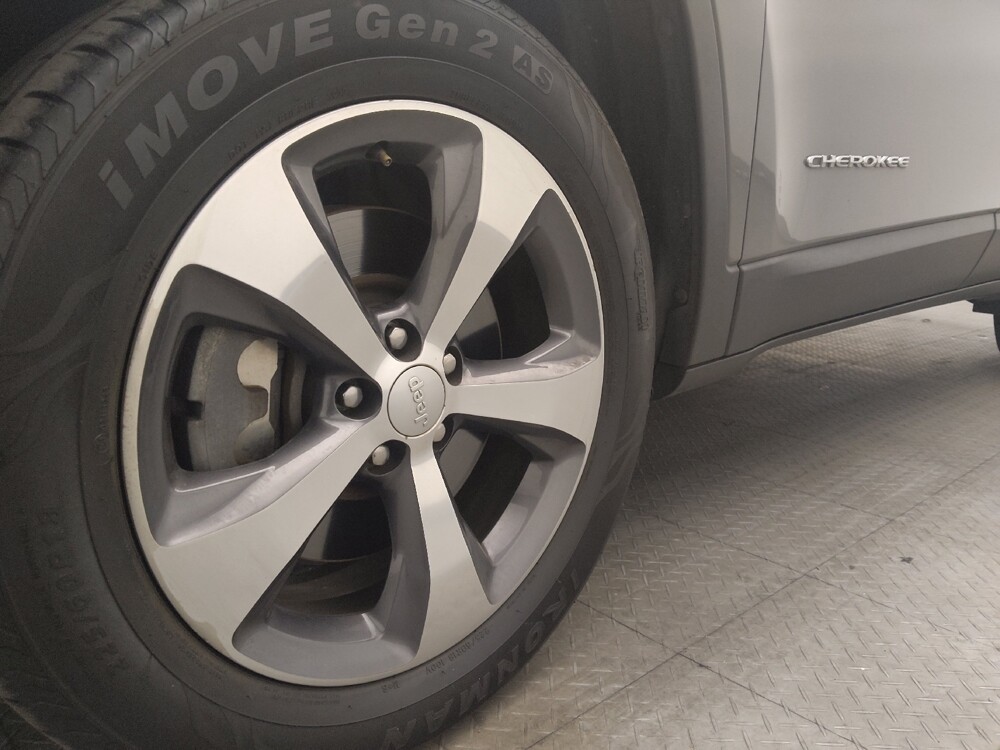 2019 Jeep Cherokee in Gainesville, FL 32609 - 18096788 31