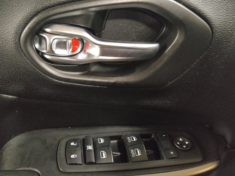 2020 Jeep Cherokee in Arlington, TX 76011 - 18096789 27