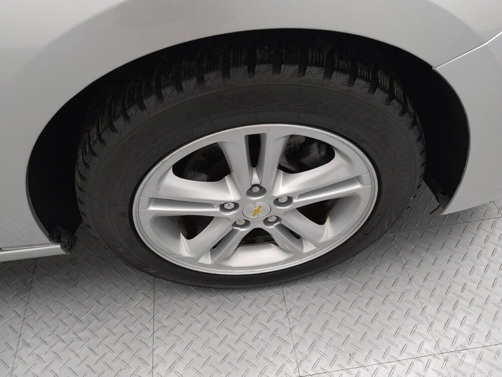 2017 Chevrolet Cruze in Wichita, KS 67207 - 18096799 31