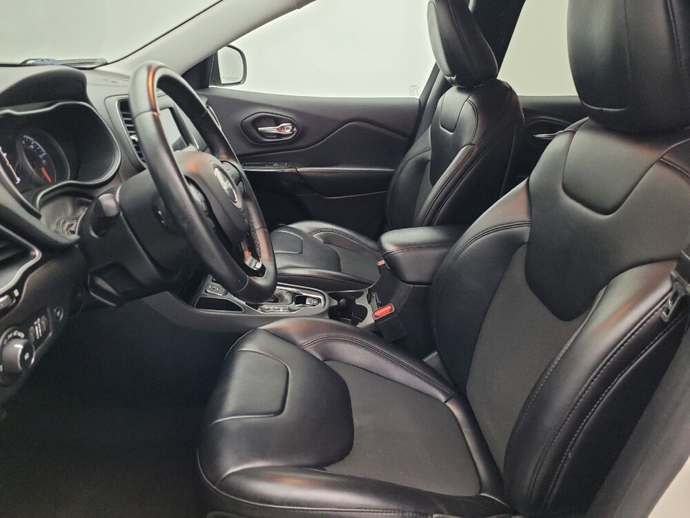 2019 Jeep Cherokee in Gainesville, FL 32609 - 18096804 17