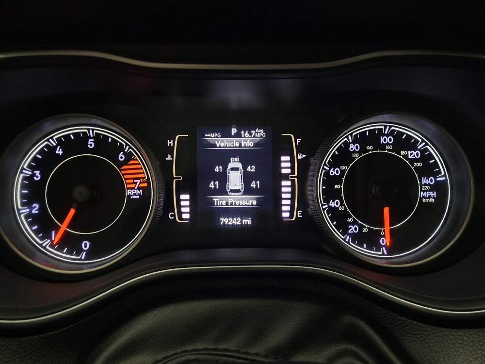 2019 Jeep Cherokee in Gainesville, FL 32609 - 18096804 23