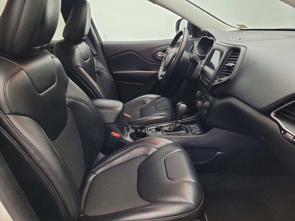 2019 Jeep Cherokee in Gainesville, FL 32609 - 18096804 21