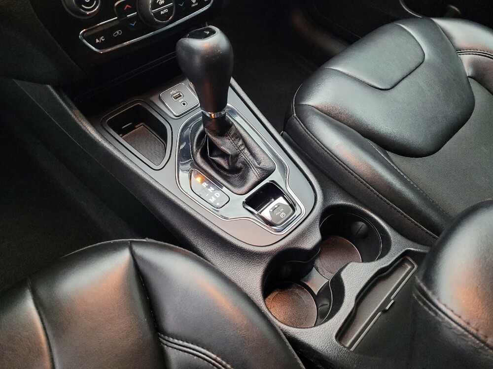 2019 Jeep Cherokee in Gainesville, FL 32609 - 18096804 26