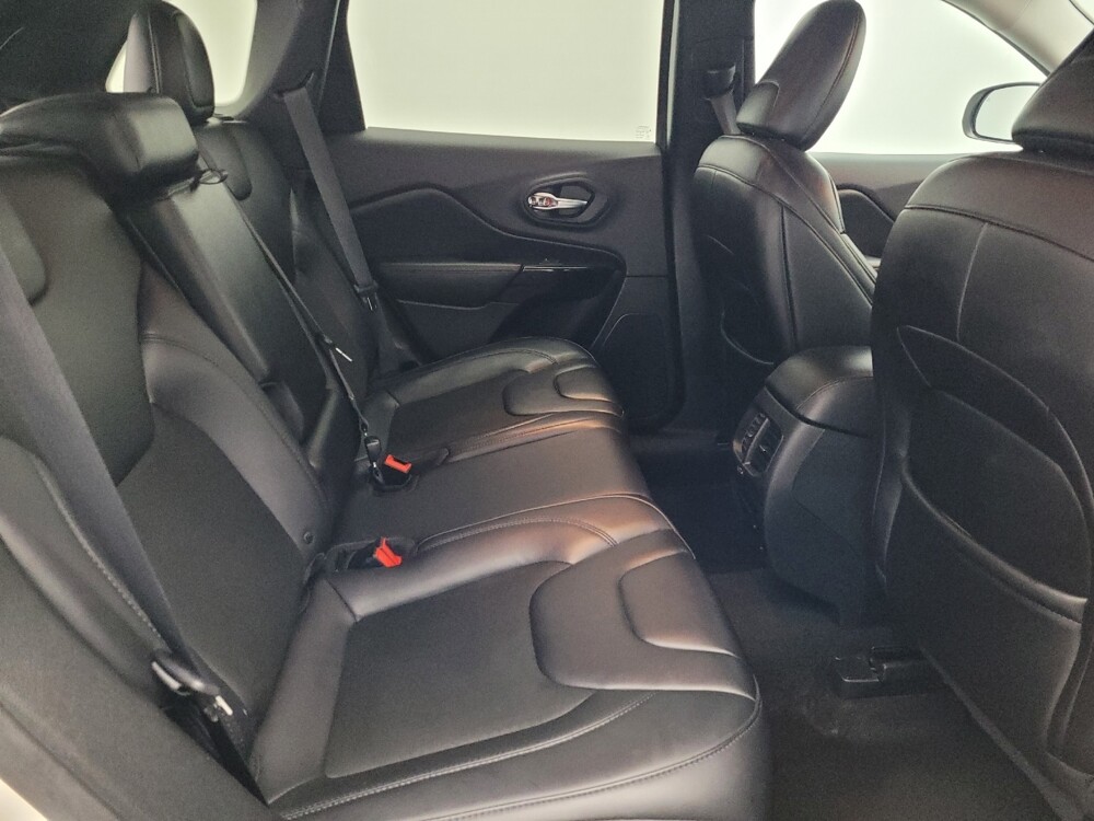 2019 Jeep Cherokee in Gainesville, FL 32609 - 18096804 19