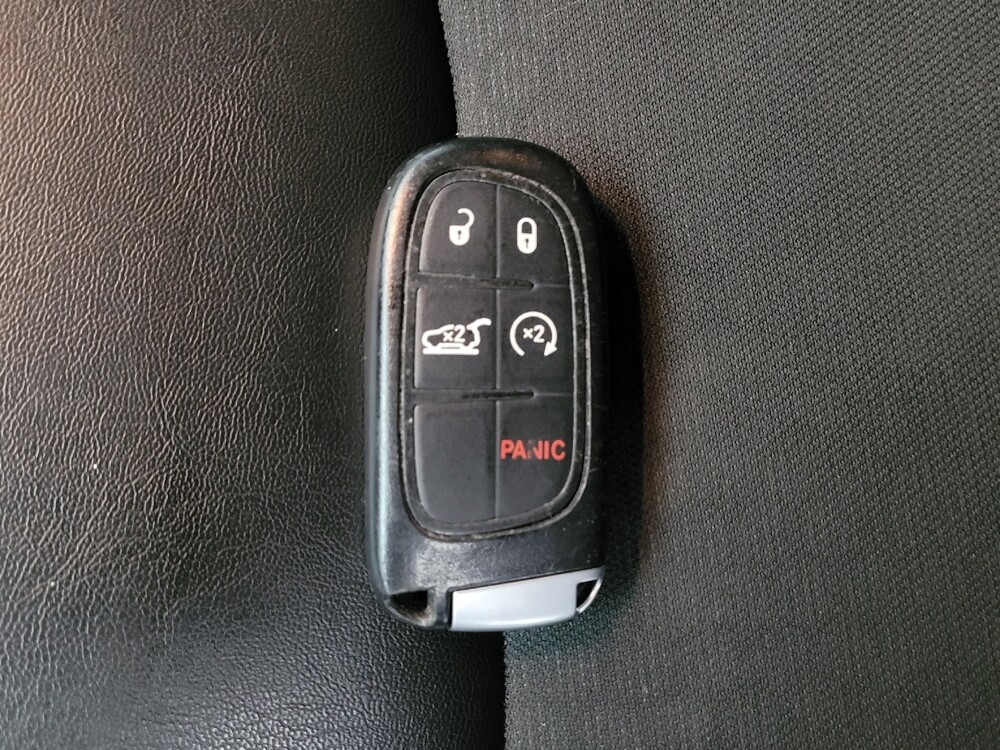 2019 Jeep Cherokee in Gainesville, FL 32609 - 18096804 32