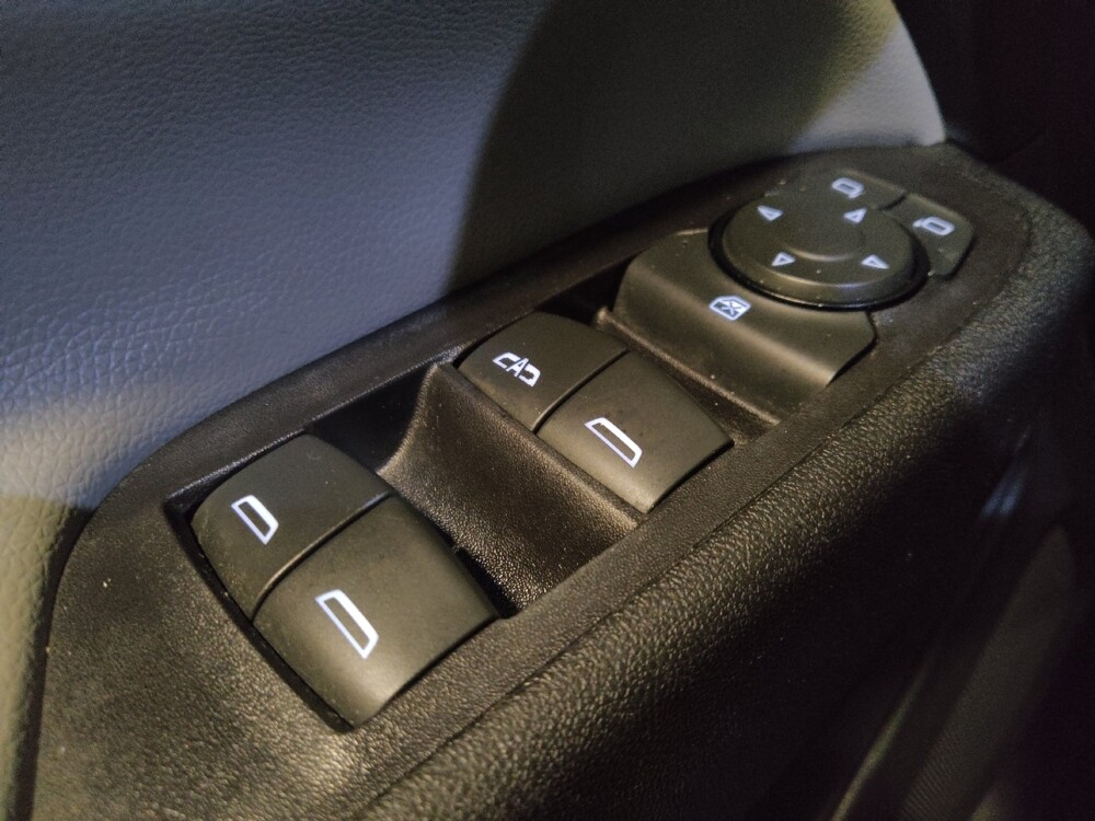 2020 Chevrolet Equinox in Pensacola, FL 32505 - 18096813 27