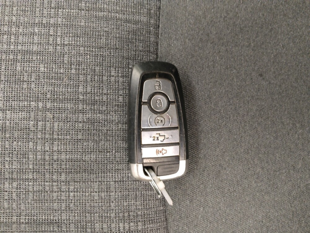 2022 Ford F150 in Wichita, KS 67207 - 18096824 32