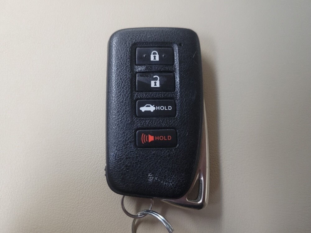 2014 Lexus ES 300h in Indianapolis, IN 46219 - 18096825 32