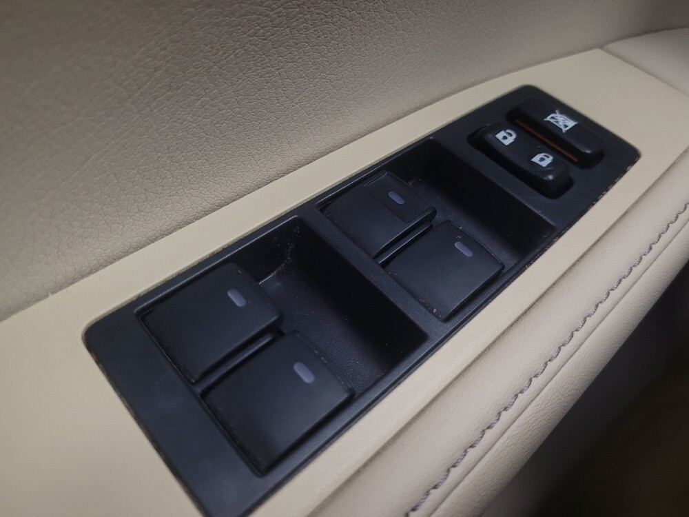 2014 Lexus ES 300h in Indianapolis, IN 46219 - 18096825 27