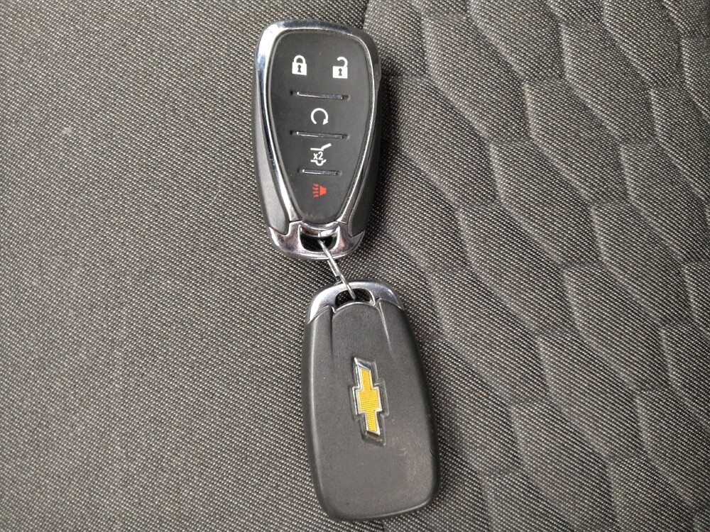 2020 Chevrolet Equinox in Gladstone, MO 64118 - 18096830 32