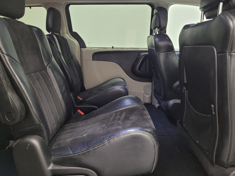2016 Chrysler Town & Country in Louisville, KY 40258 - 18096867 19
